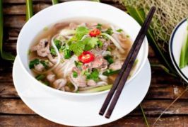 Cách nấu phở bò thơm ngon chuẩn vị đơn giản tại nhà